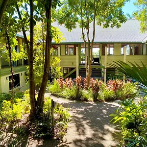 Hostal Jackaroo Treehouse Rainforest Retreat
